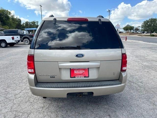 Ford Explorer  2004