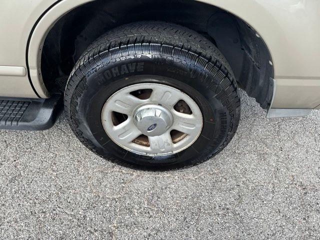Ford Explorer  2004