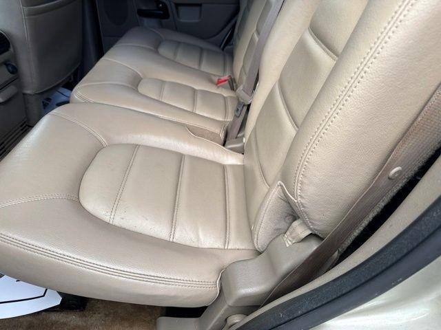 Ford Explorer  2004
