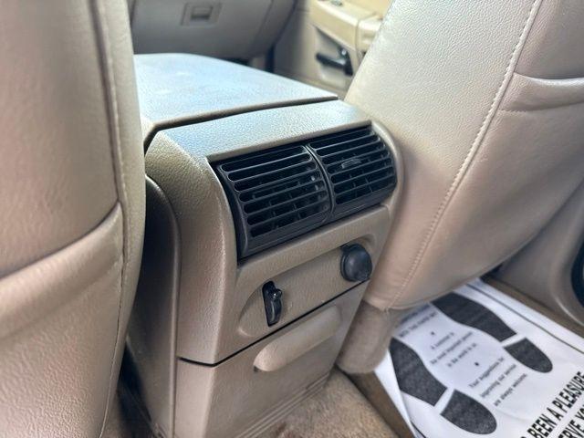 Ford Explorer  2004