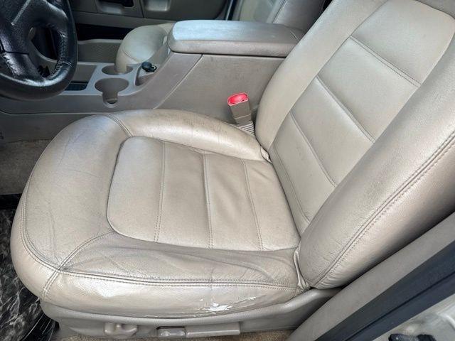 Ford Explorer  2004