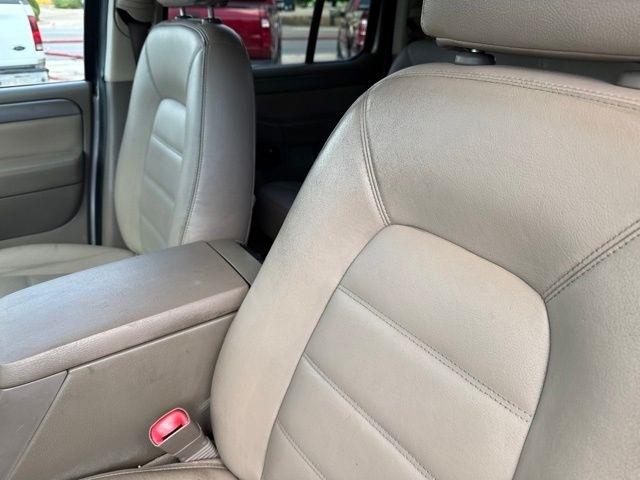 Ford Explorer  2004