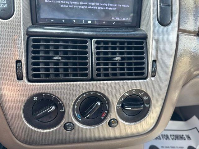 Ford Explorer  2004