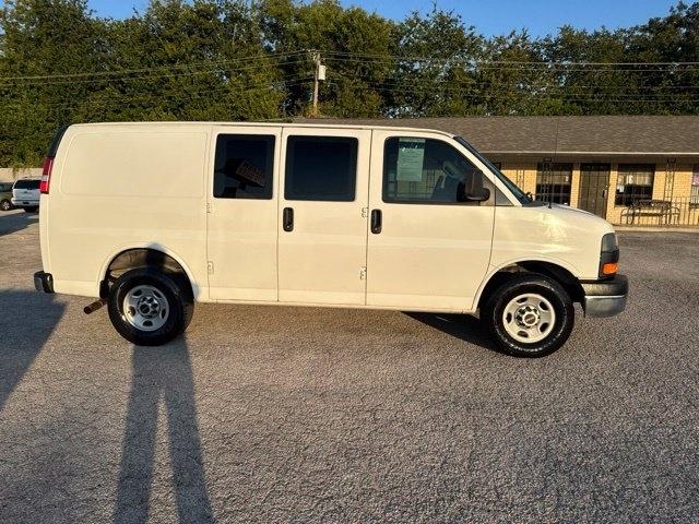 GMC Savana Cargo Van  2016