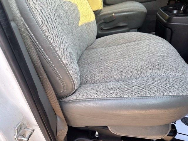 GMC Savana Cargo Van  2016