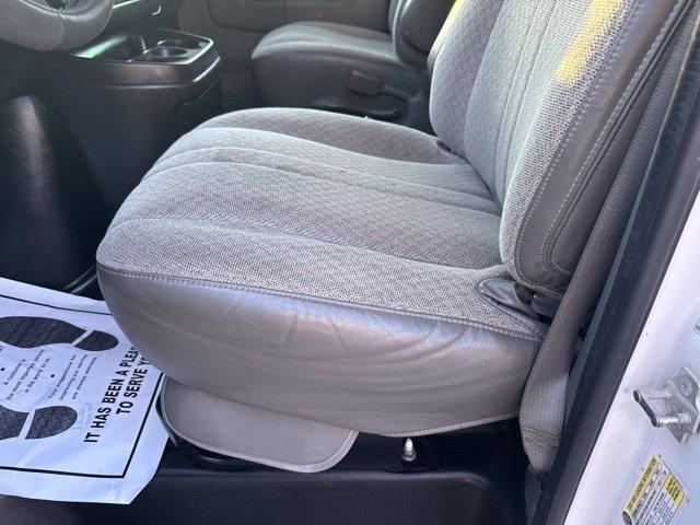 GMC Savana Cargo Van  2016