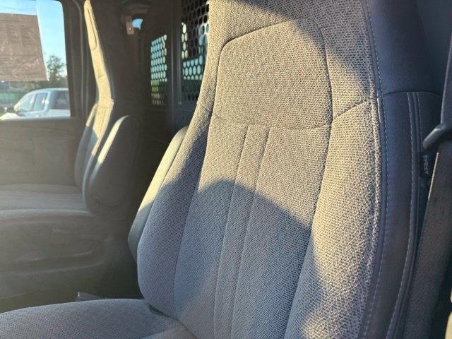 GMC Savana Cargo Van  2016