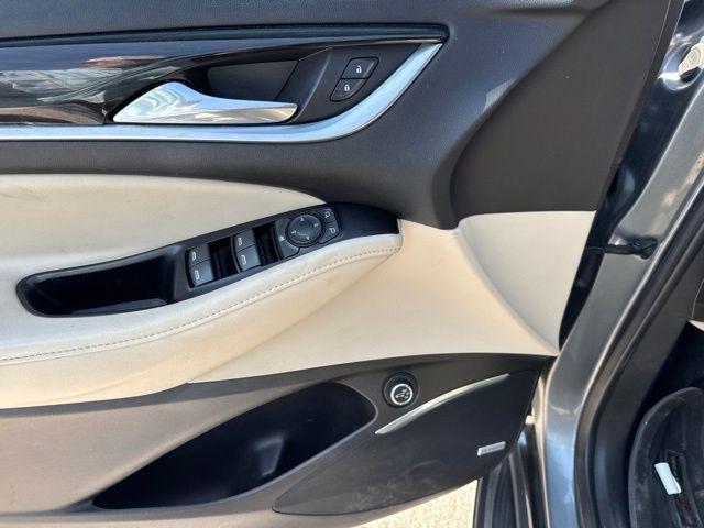 Buick Enclave  2020