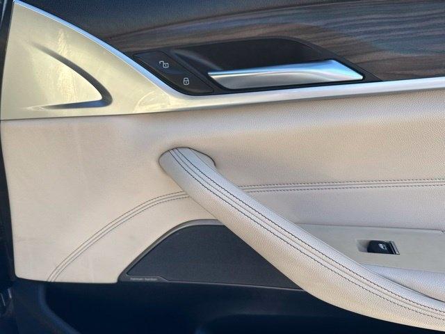 BMW 5 Series  2021