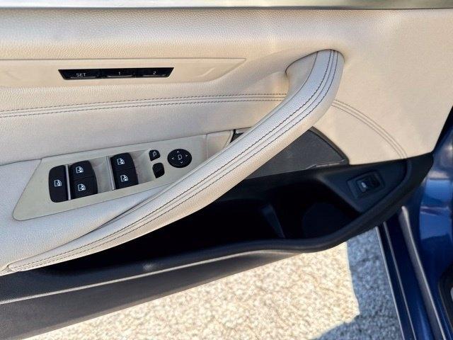 BMW 5 Series  2021