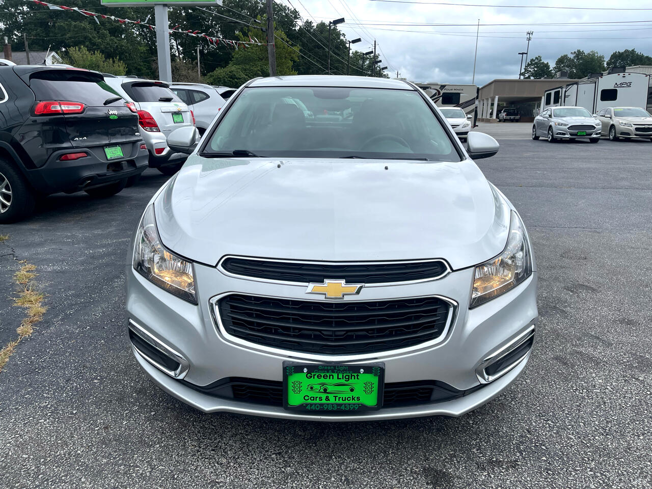 2015 Chevrolet Cruze photo 2