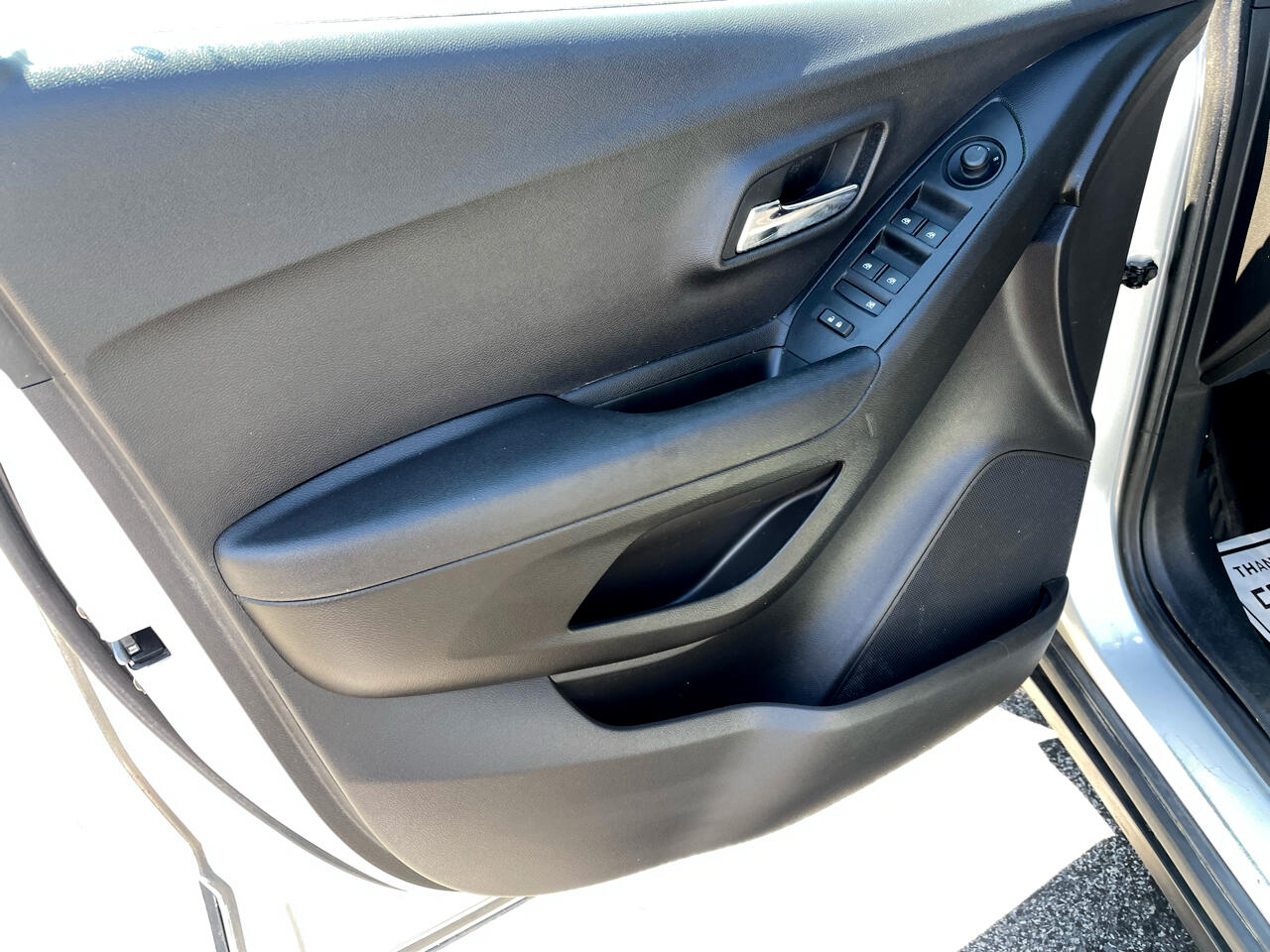 2018 Chevrolet Trax LT photo 9