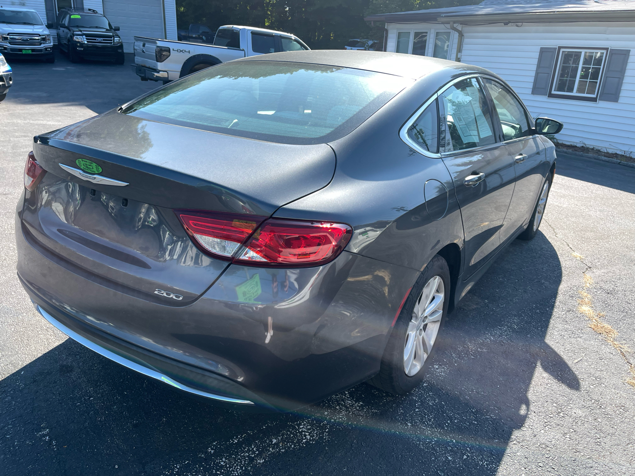 2015 Chrysler 200 Limited photo 2