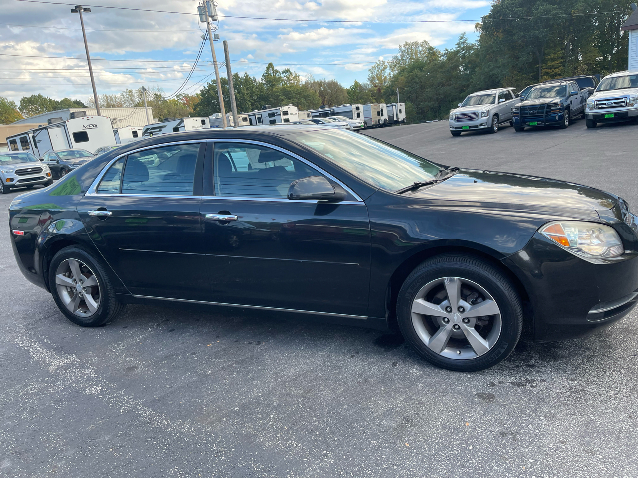 2012 Chevrolet Malibu 1LT photo 2