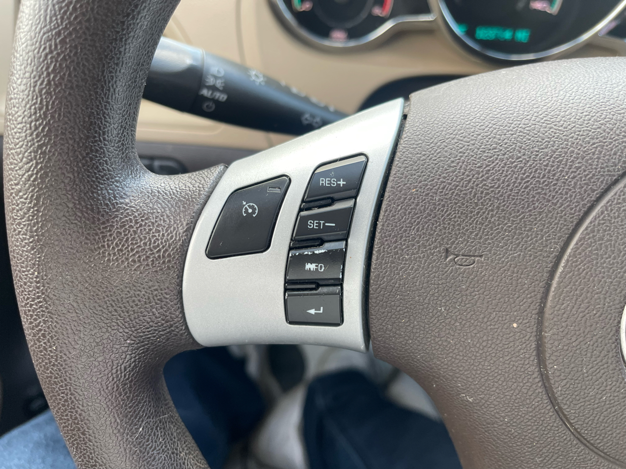 2012 Chevrolet Malibu 1LT photo 11