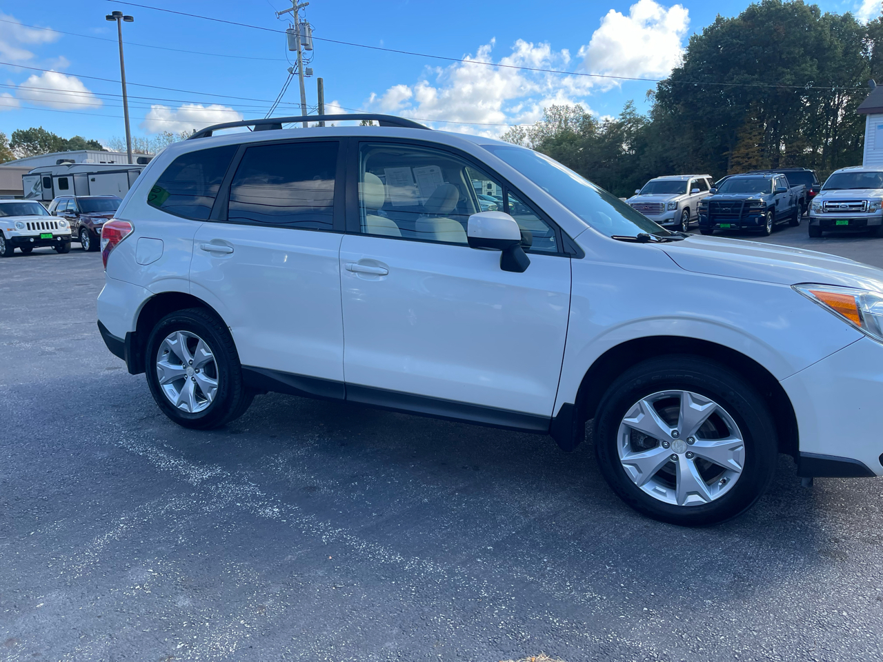 2014 Subaru Forester 2.5i Premium photo 3