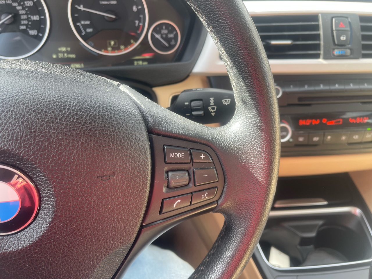 BMW 3 Series 4dr Sdn 320i xDrive AWD 2015 BMW 3 Series 4dr Sdn 320i xDrive AWD 2015