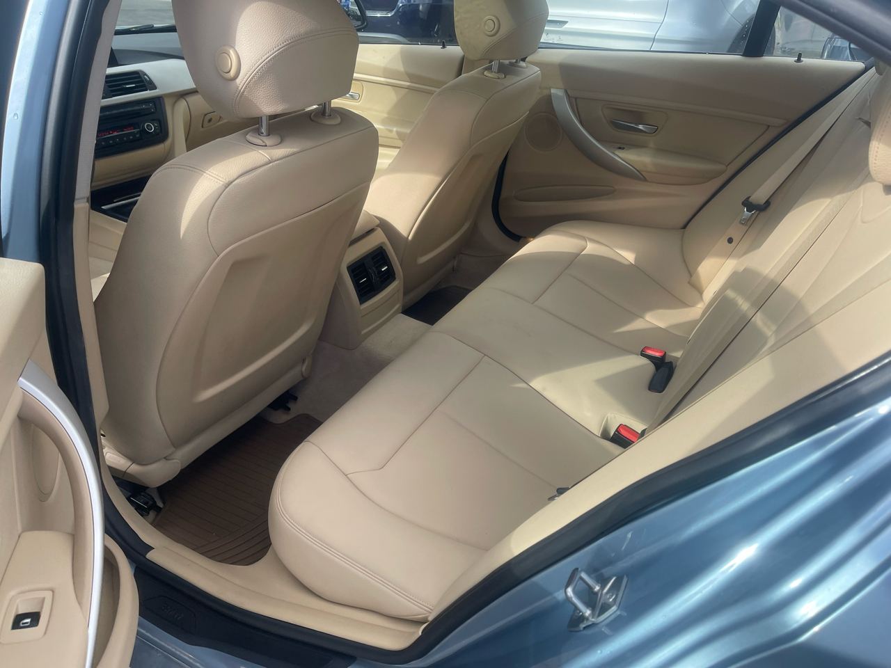 BMW 3 Series 4dr Sdn 320i xDrive AWD 2015 BMW 3 Series 4dr Sdn 320i xDrive AWD 2015