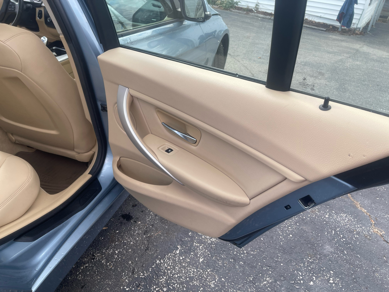 BMW 3 Series 4dr Sdn 320i xDrive AWD 2015 BMW 3 Series 4dr Sdn 320i xDrive AWD 2015