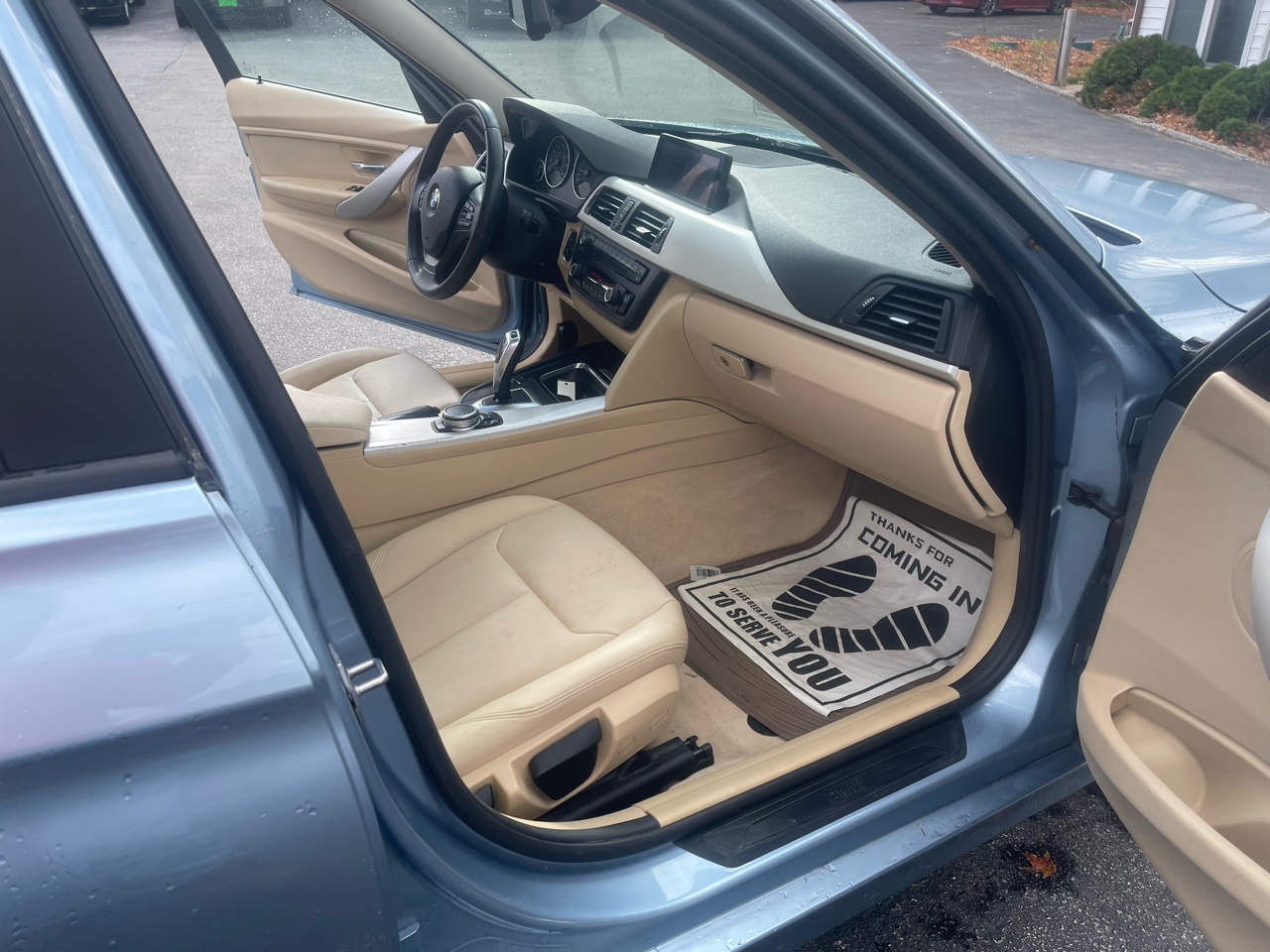 BMW 3 Series 4dr Sdn 320i xDrive AWD 2015 BMW 3 Series 4dr Sdn 320i xDrive AWD 2015