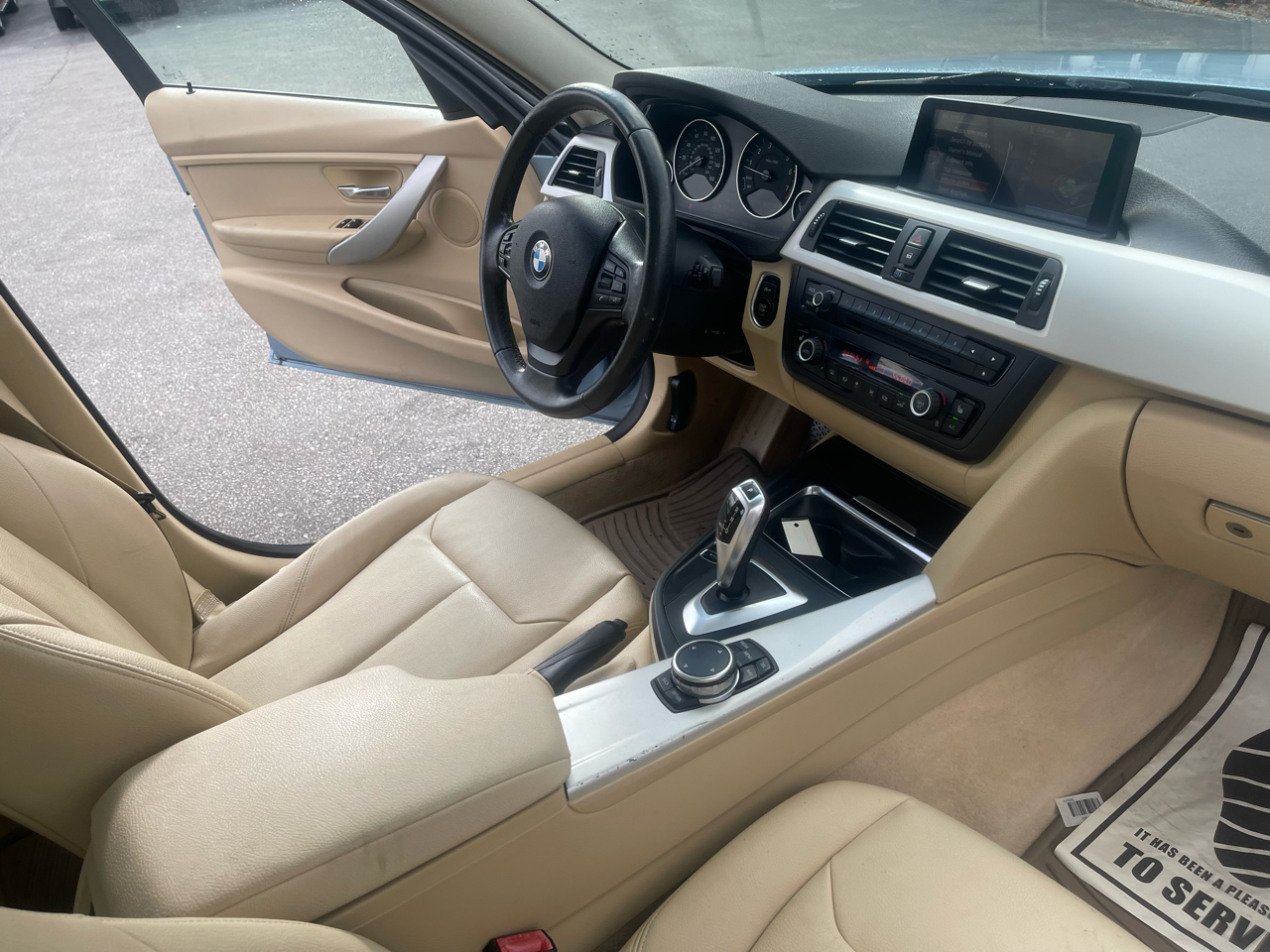 BMW 3 Series 4dr Sdn 320i xDrive AWD 2015 BMW 3 Series 4dr Sdn 320i xDrive AWD 2015