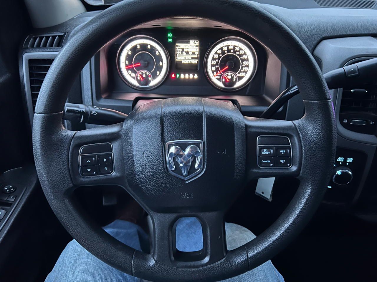 RAM 1500 4WD Quad Cab 140.5" Express 2014