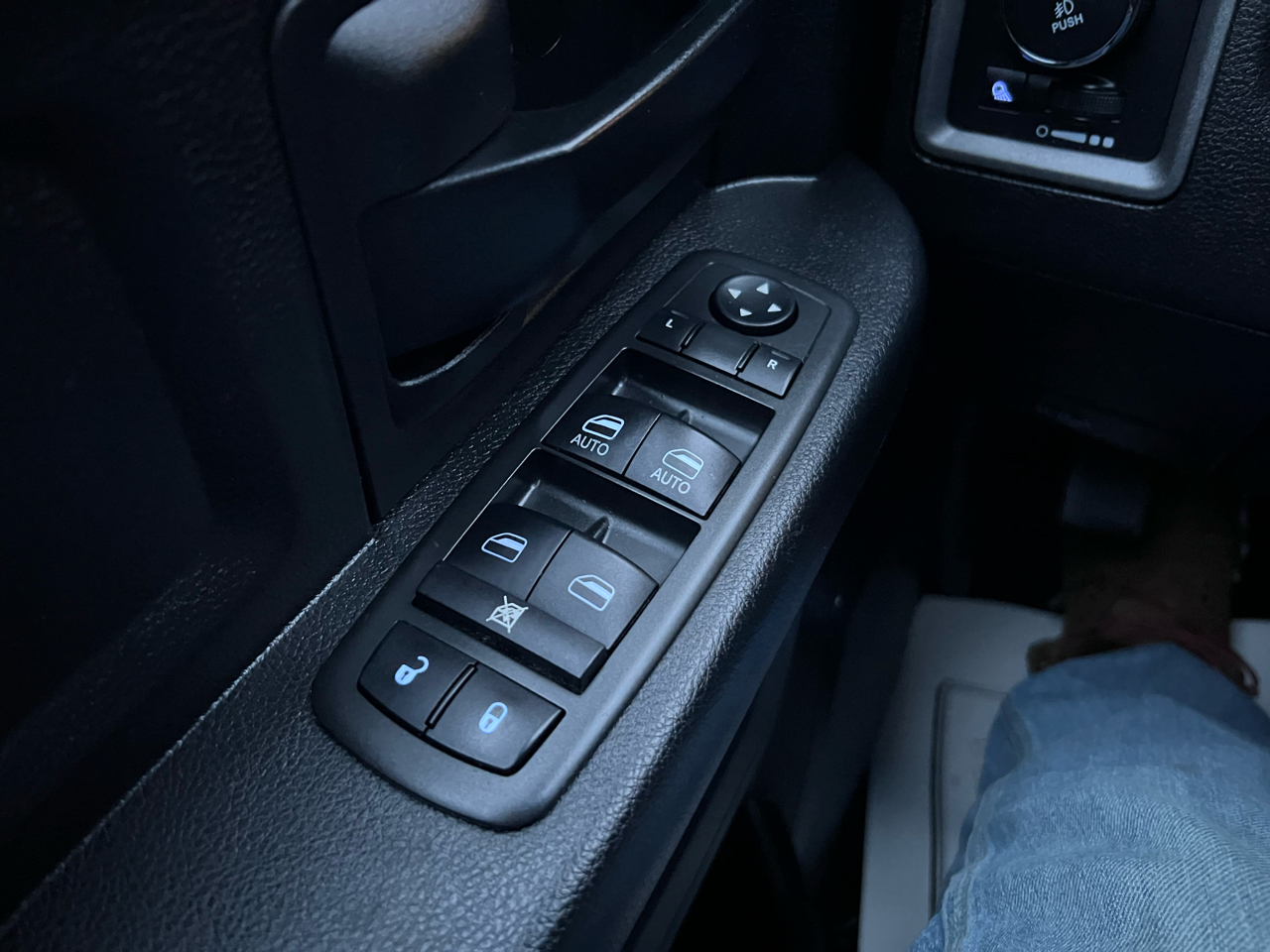 RAM 1500 4WD Quad Cab 140.5" Express 2014