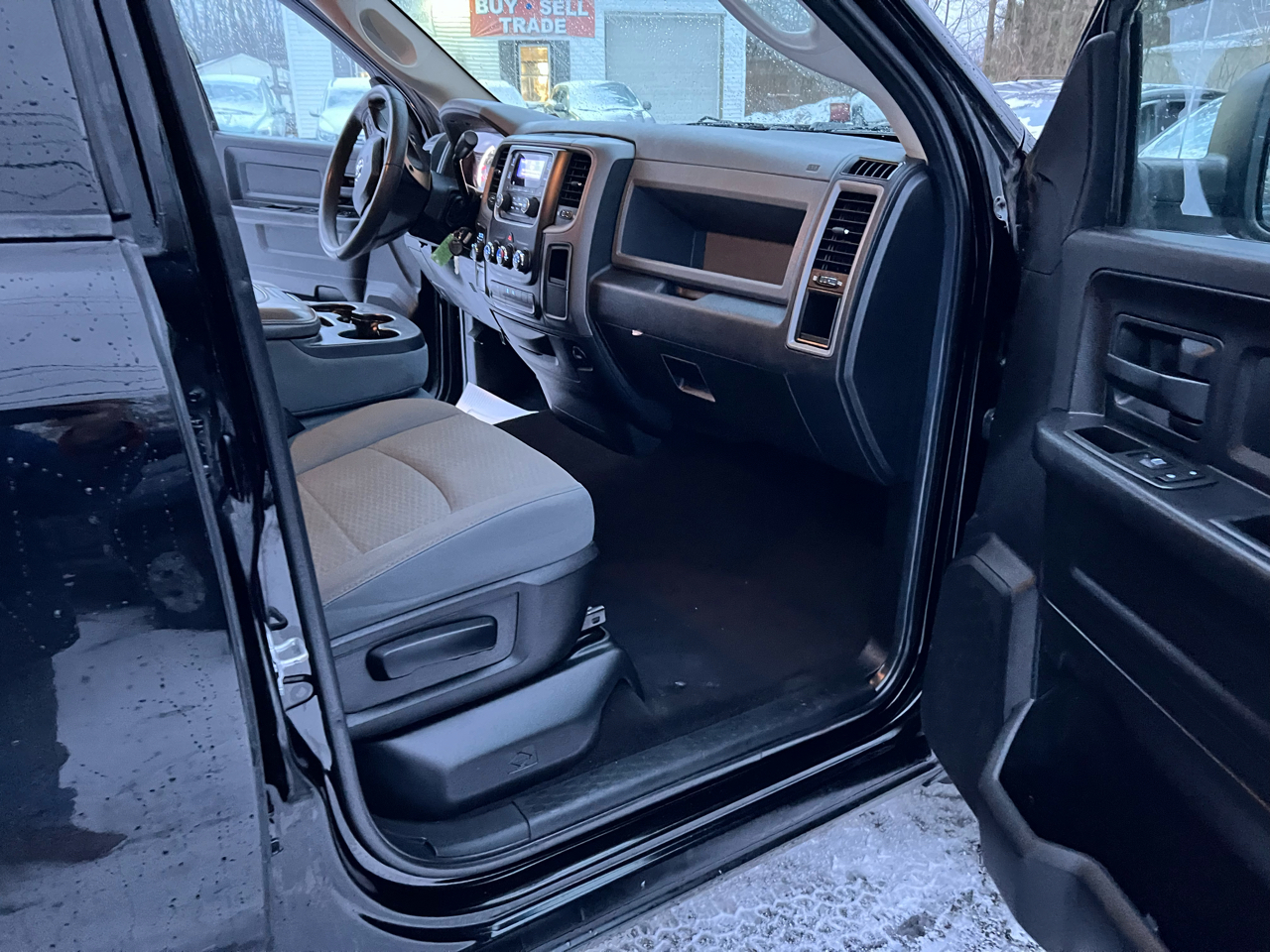 RAM 1500 4WD Quad Cab 140.5" Express 2014