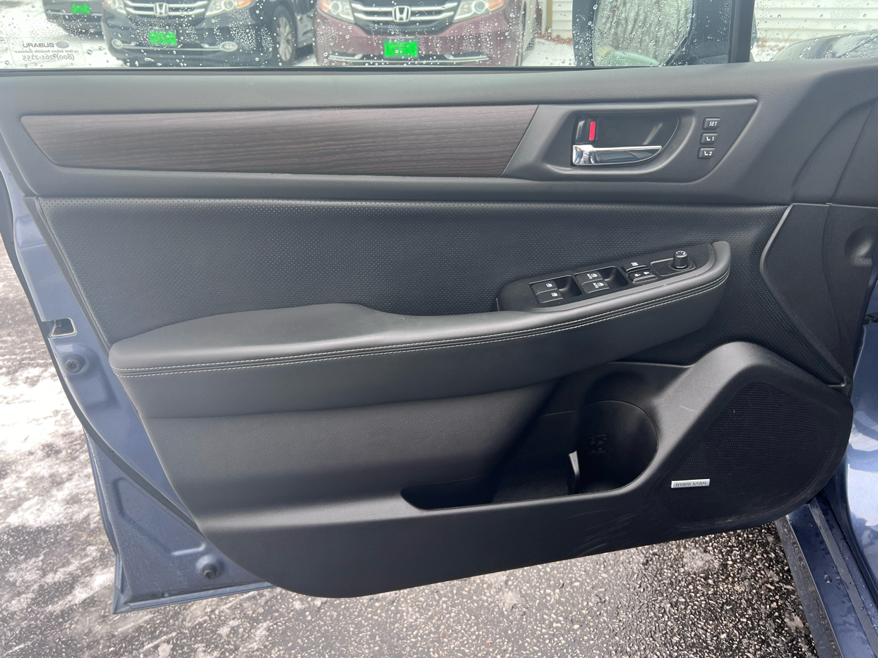 Subaru Legacy 4dr Sdn 2.5i Limited 2016