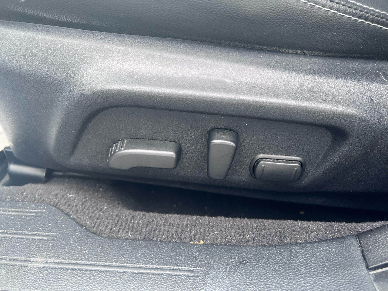 Subaru Legacy 4dr Sdn 2.5i Limited 2016