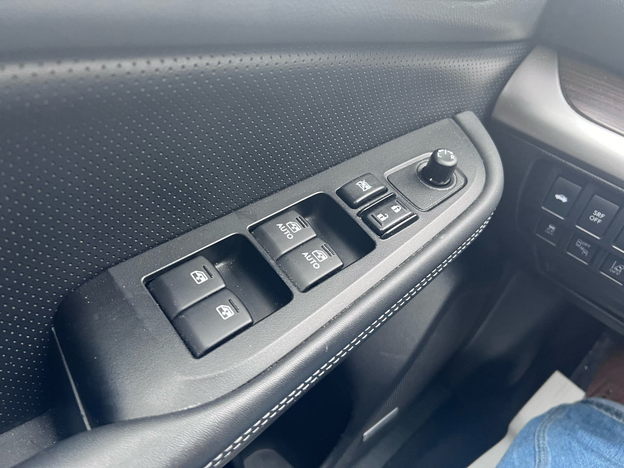 Subaru Legacy 4dr Sdn 2.5i Limited 2016