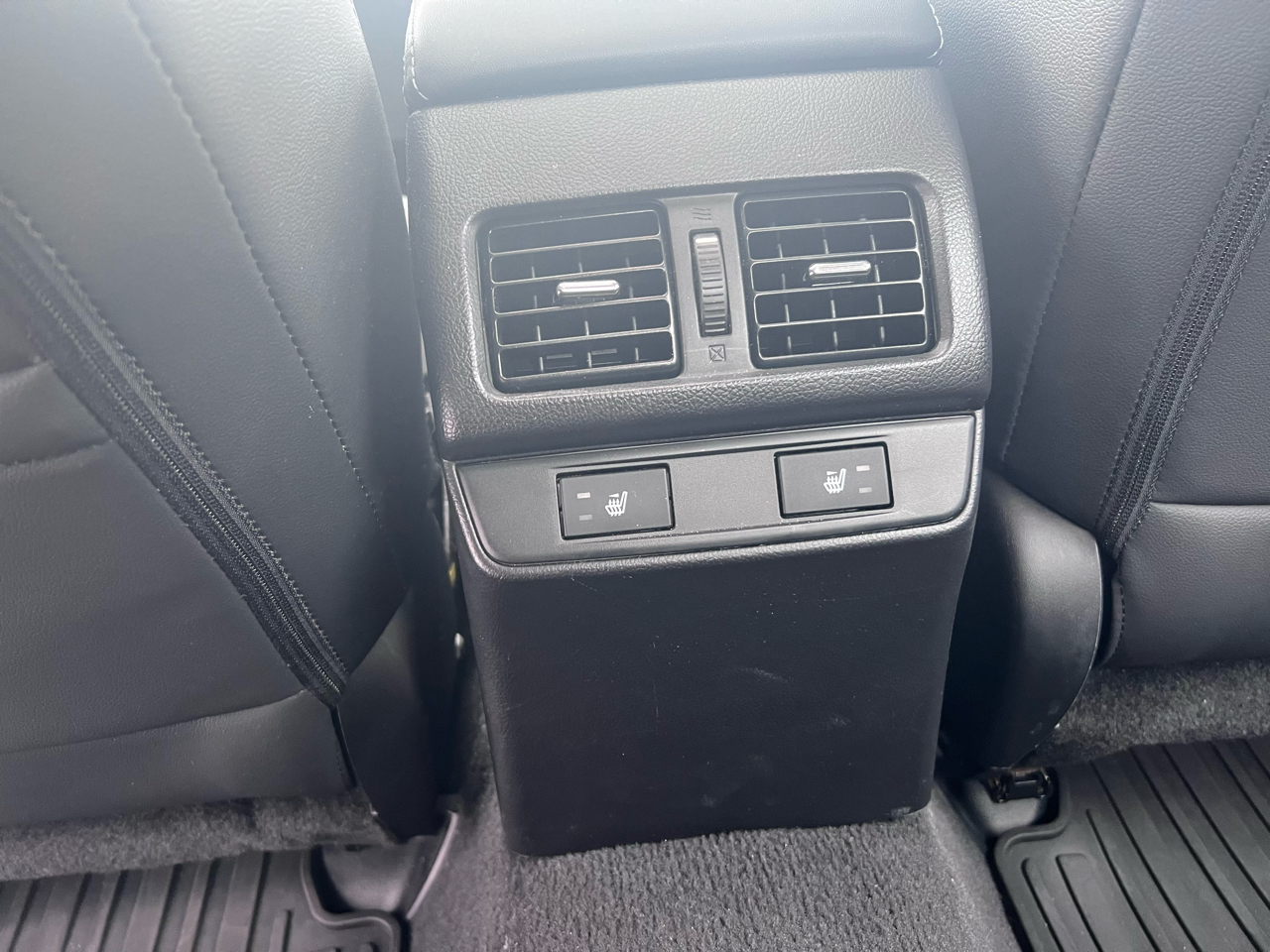 Subaru Legacy 4dr Sdn 2.5i Limited 2016