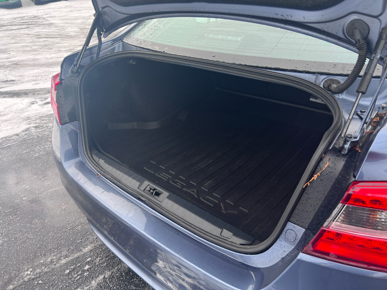 Subaru Legacy 4dr Sdn 2.5i Limited 2016