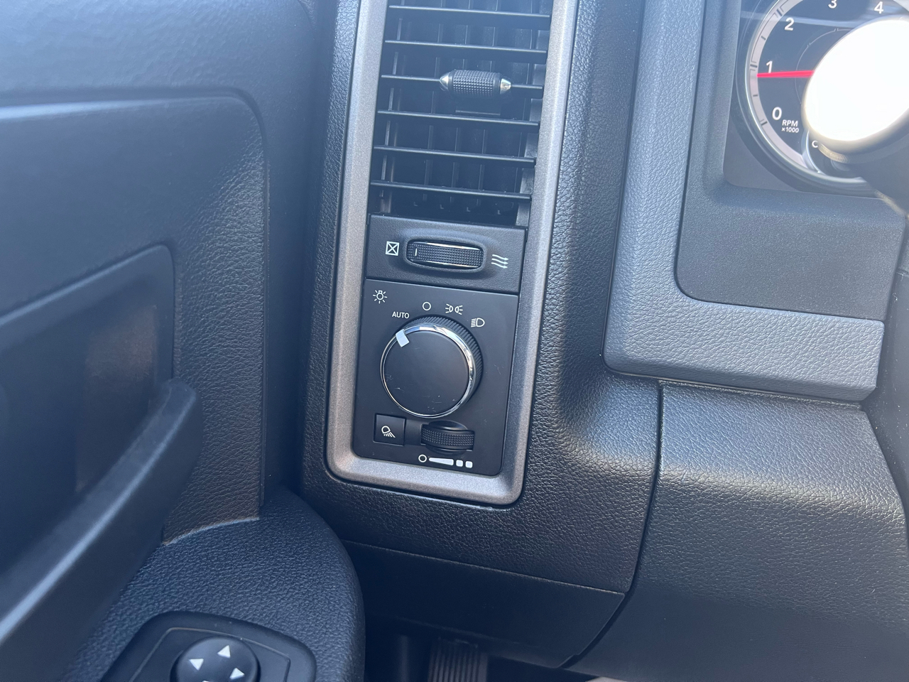 RAM 3500 4WD Crew Cab 149" Laramie Longhorn 2014