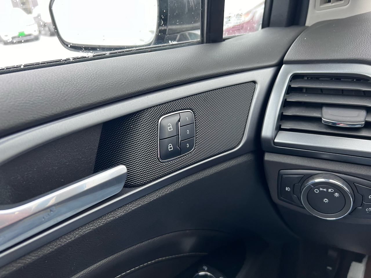 Ford Fusion 4dr Sdn Titanium FWD 2015