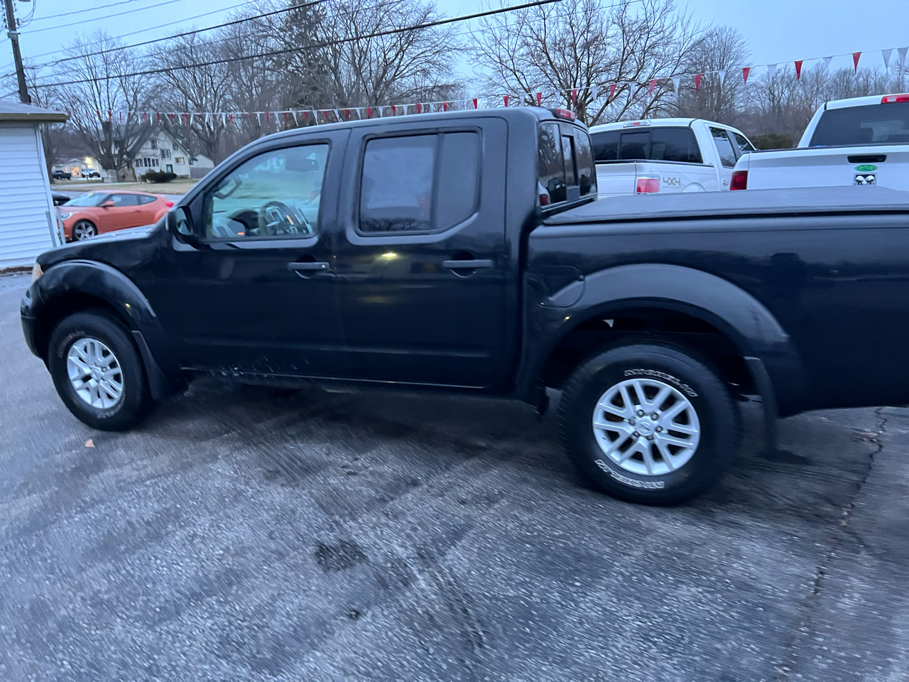 Nissan Frontier 4WD Crew Cab SWB Auto SV 2015