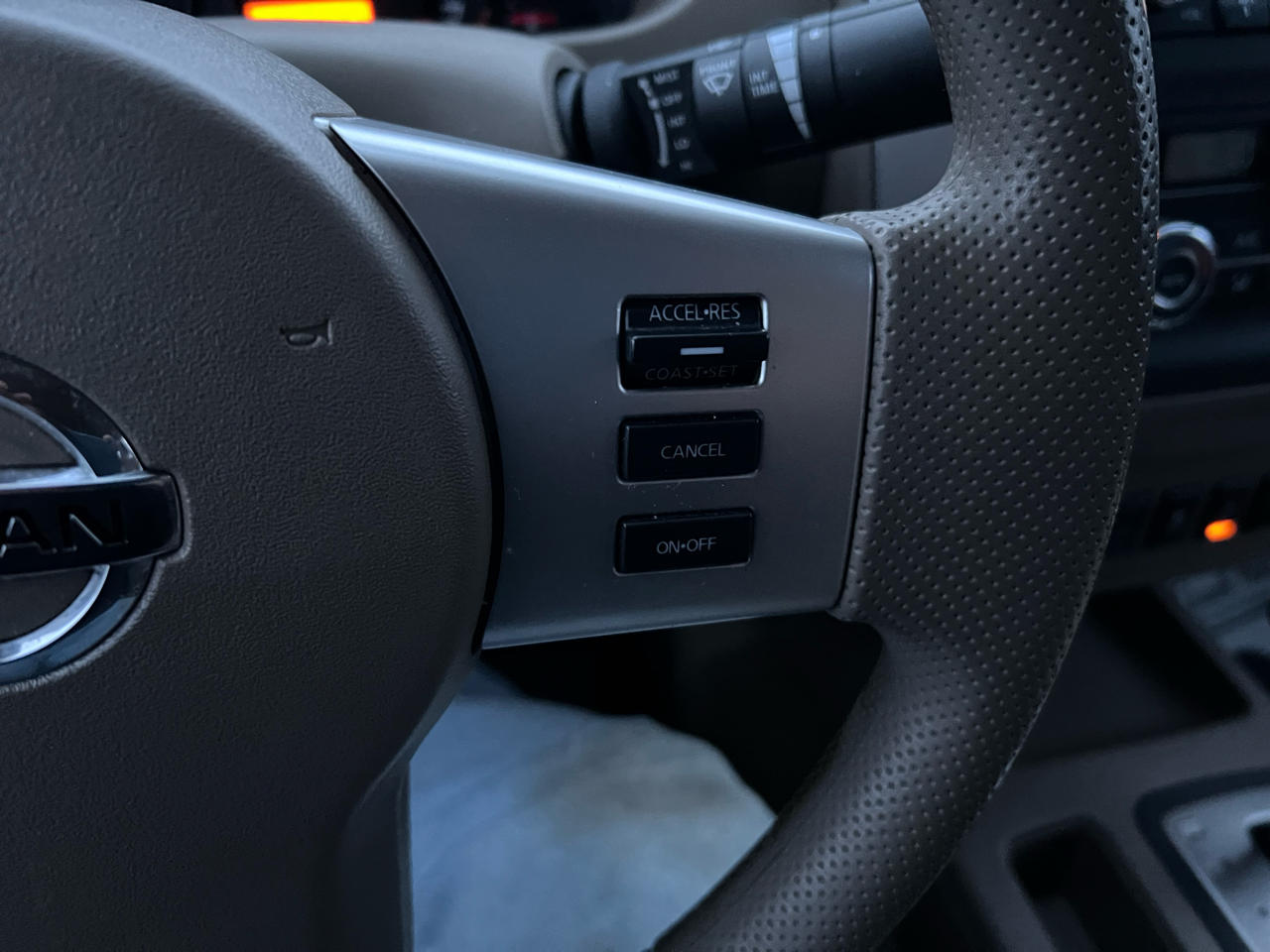 Nissan Frontier 4WD Crew Cab SWB Auto SV 2015