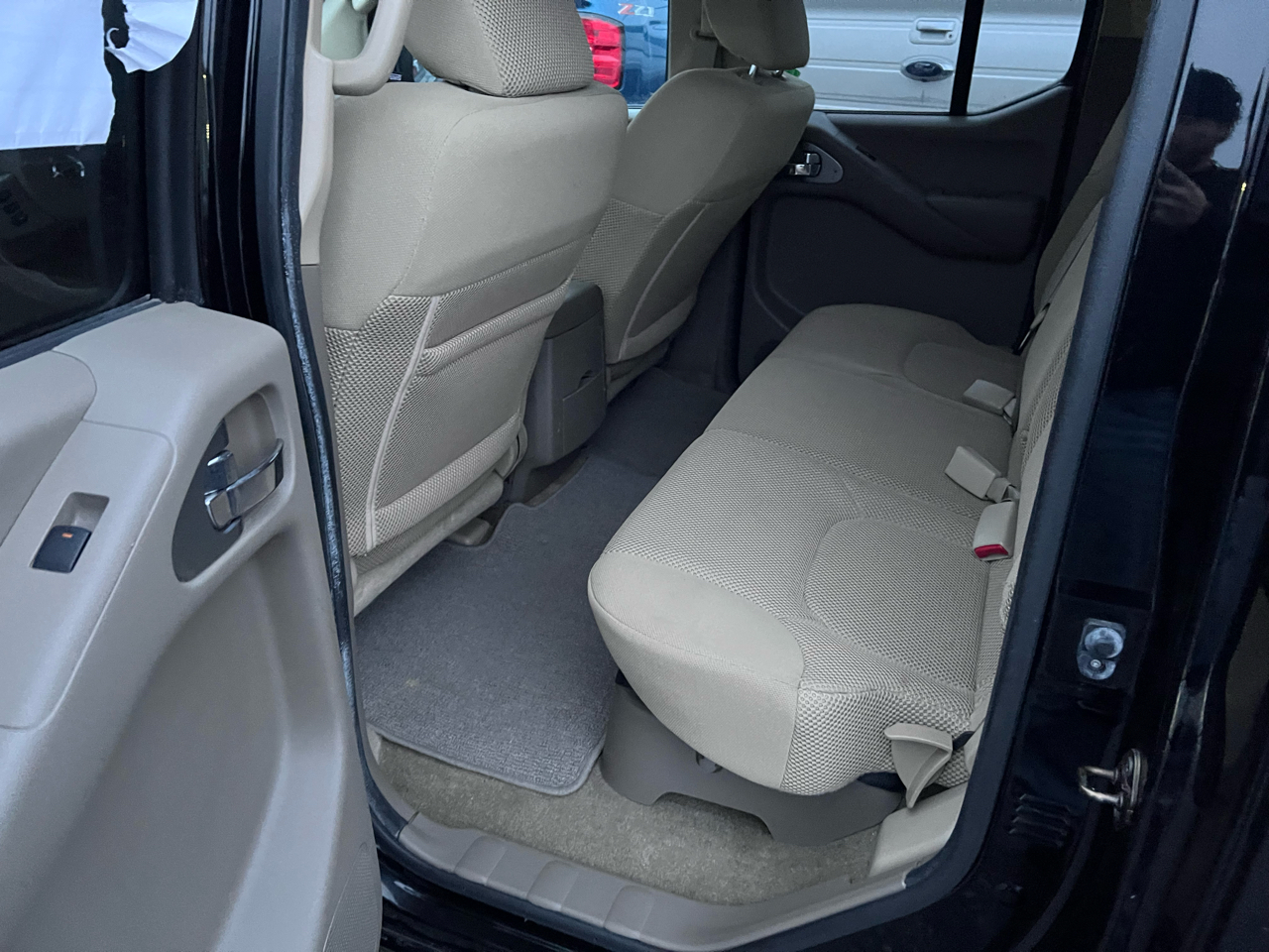 Nissan Frontier 4WD Crew Cab SWB Auto SV 2015