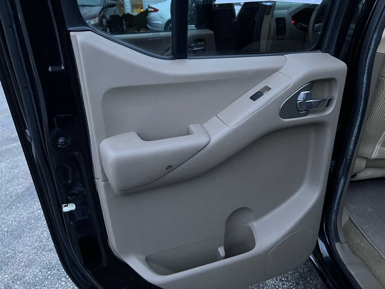 Nissan Frontier 4WD Crew Cab SWB Auto SV 2015