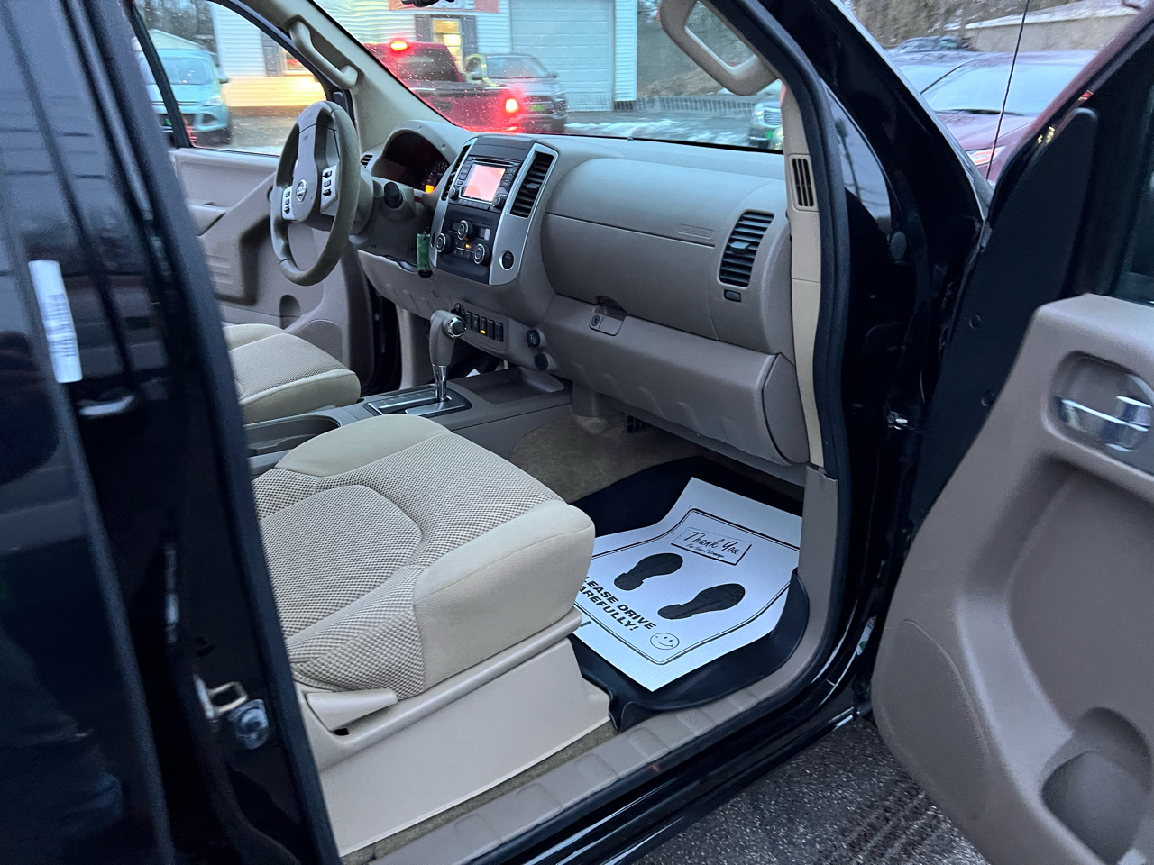 Nissan Frontier 4WD Crew Cab SWB Auto SV 2015