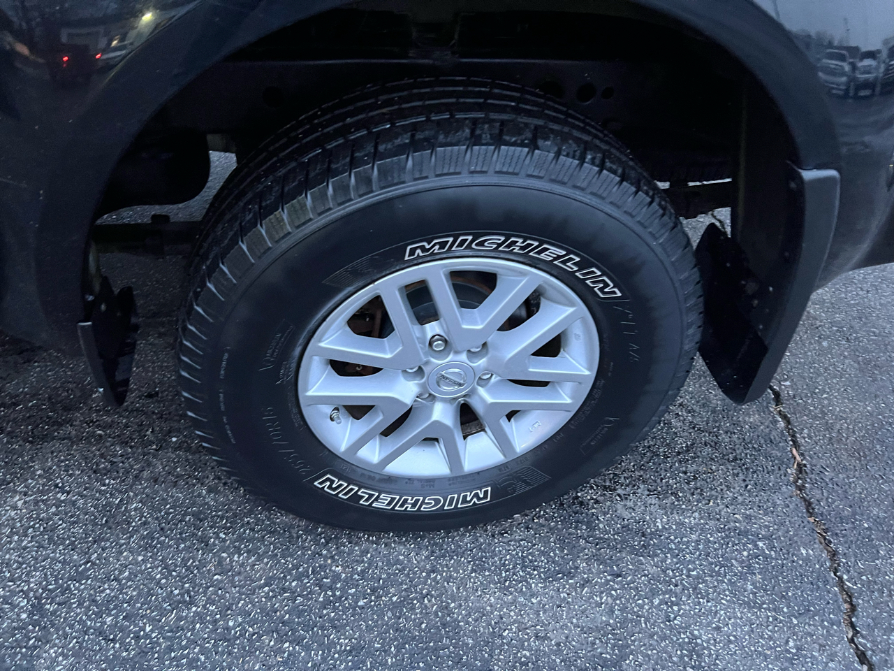 Nissan Frontier 4WD Crew Cab SWB Auto SV 2015