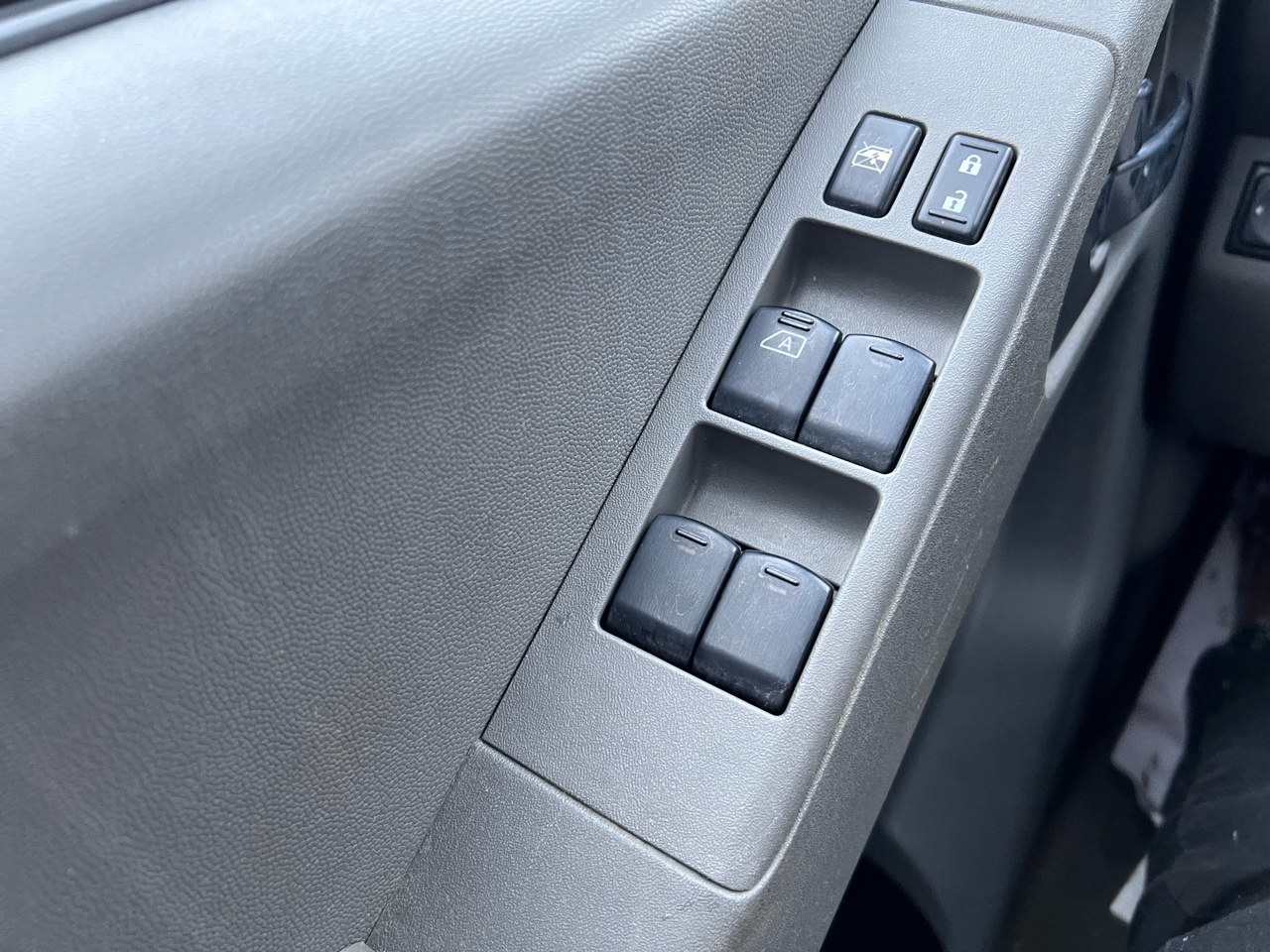 Nissan Frontier 4WD Crew Cab SWB Auto PRO-4X 2016