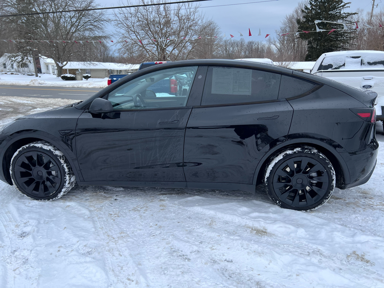Tesla Model Y Long Range RWD *Ltd Avail* 2024