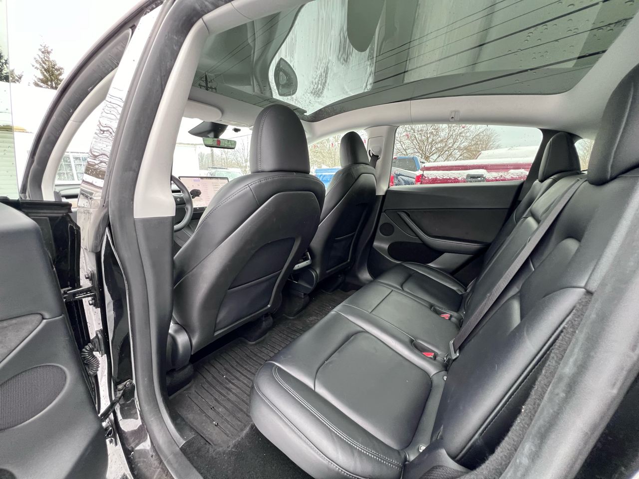 Tesla Model Y Long Range RWD *Ltd Avail* 2024