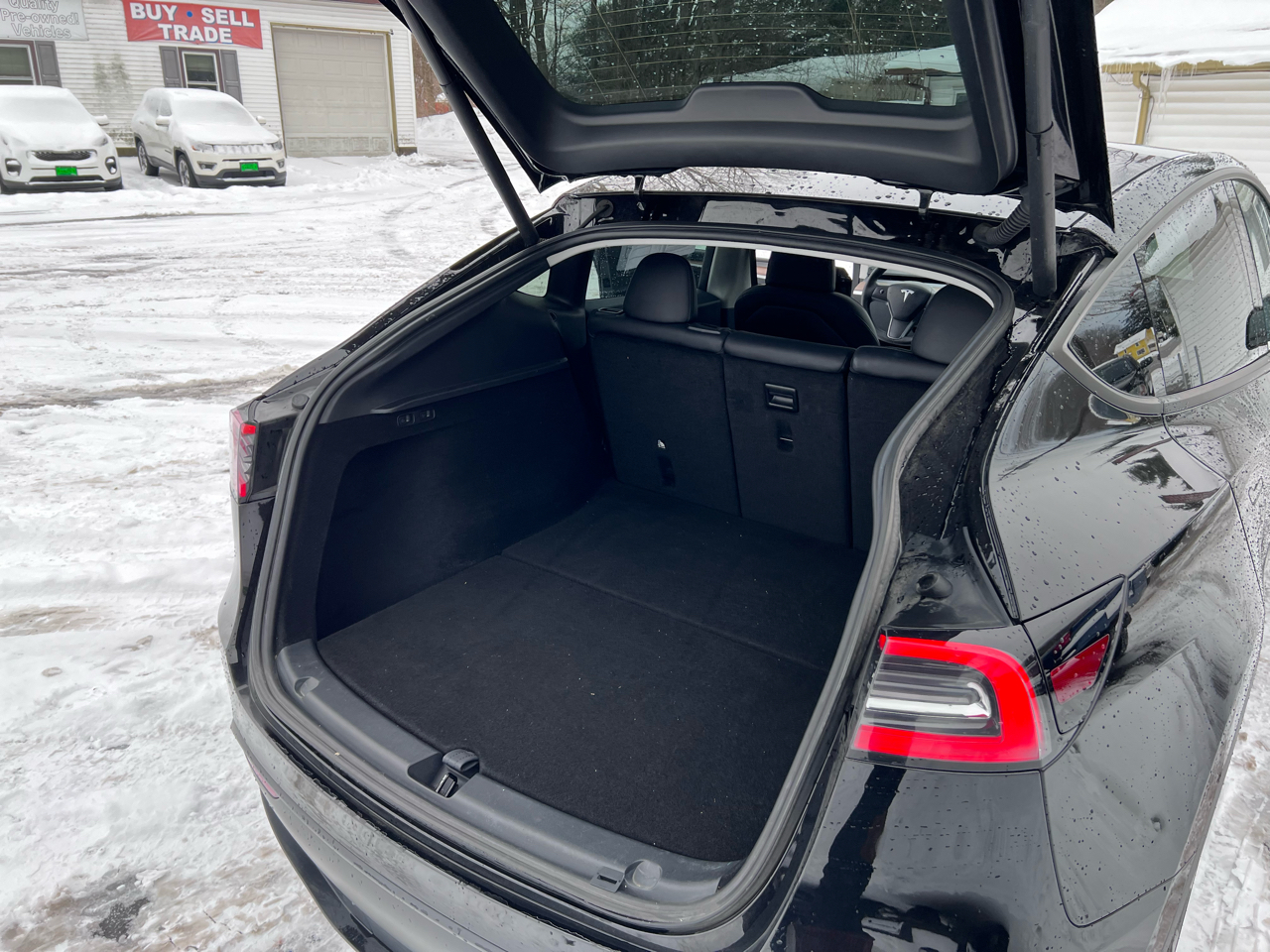 Tesla Model Y Long Range RWD *Ltd Avail* 2024