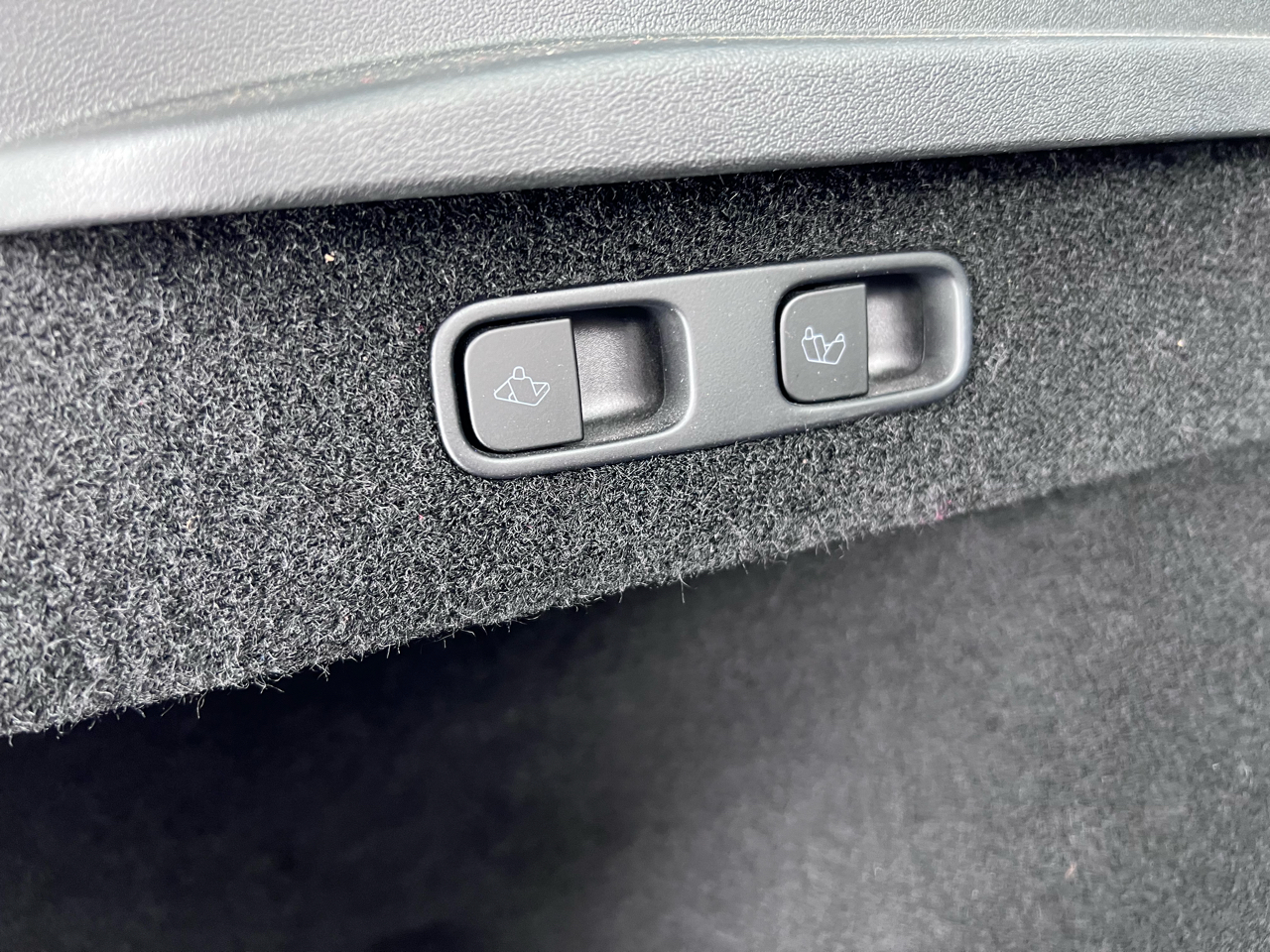 Tesla Model Y Long Range RWD *Ltd Avail* 2024