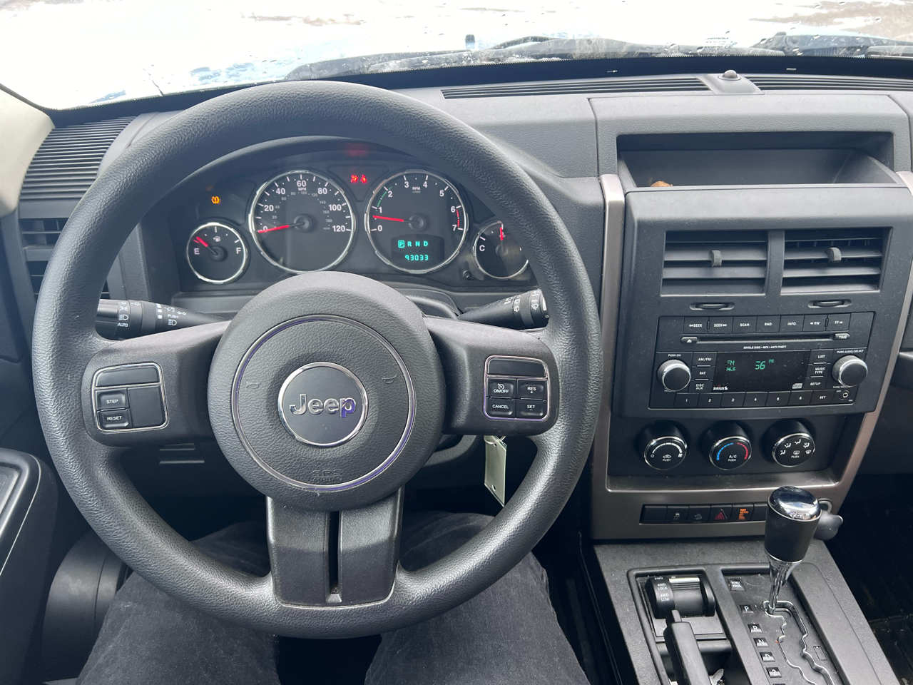 Jeep Liberty 4WD 4dr Sport 2012