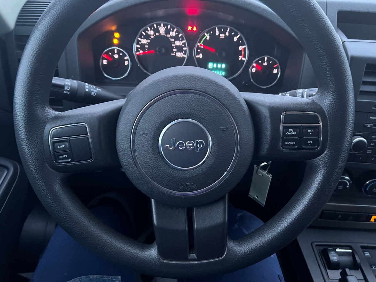 Jeep Liberty 4WD 4dr Sport 2012