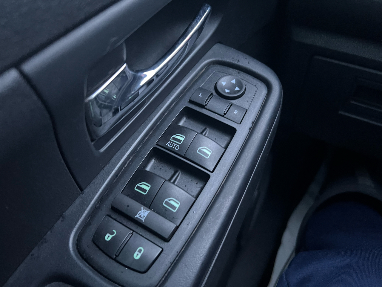 Jeep Liberty 4WD 4dr Sport 2012