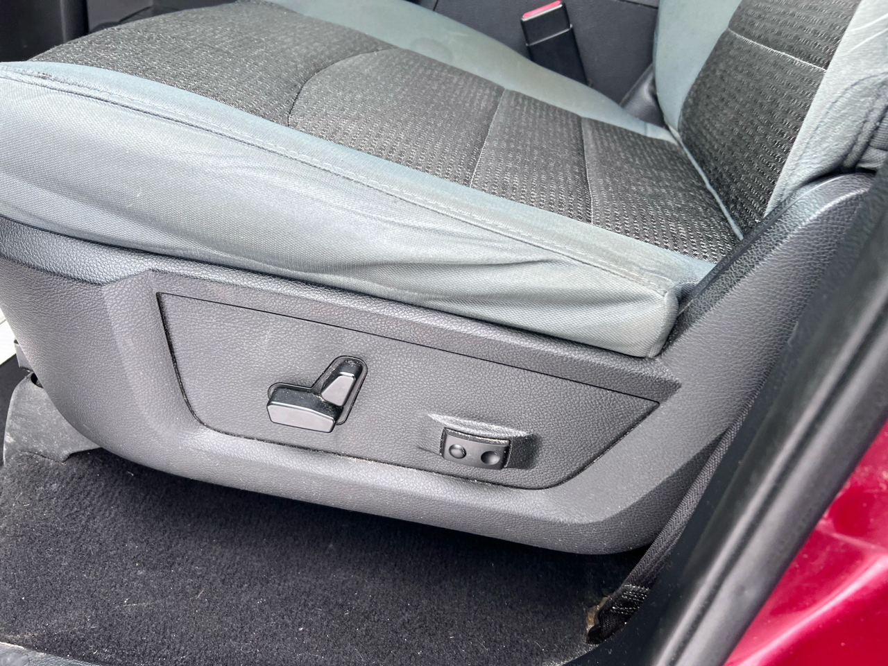 RAM 1500 4WD Quad Cab 140.5" Big Horn 2014